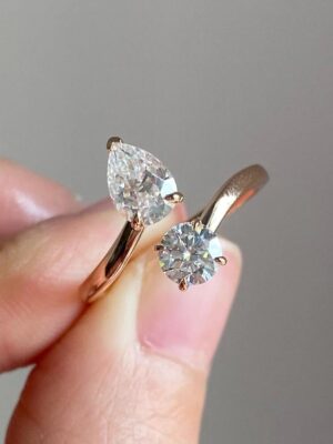 Pear round diamond ring